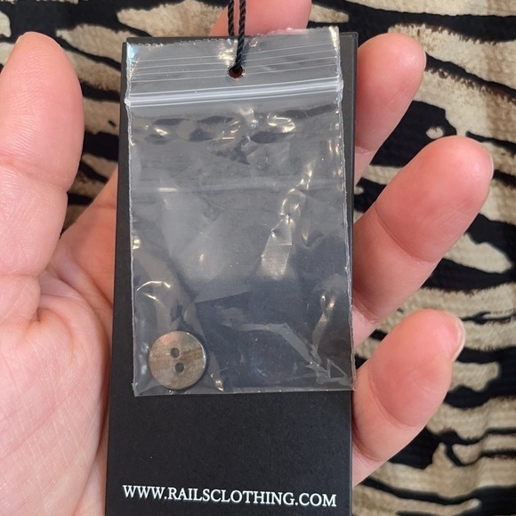 Rails Rozz Animal print black gold Satin blouse L NWT - Picture 7 of 10